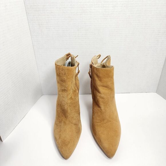 Stuart Weitzman  - Picture 8 of 17